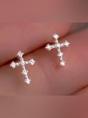 925 Sterling Silver Zirconia Cross Stud Earrings Brand New
